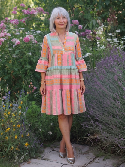 Maelle | Robe à encolure en V avec imprimé géométrique, longueur genou