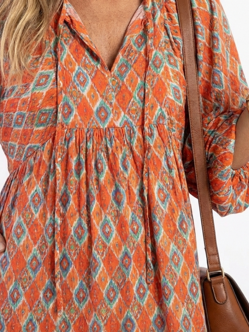 Amara | Robe midi à décolleté en V avec motif géométrique